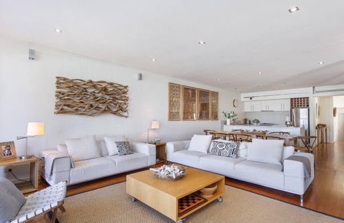 Port Fairy Casa | The Quarter Deck: esta casa adosada frente al río es moderna, fresca y espaciosa