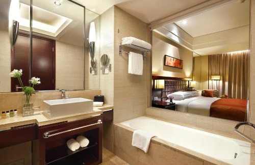 Pudong Hotel | The QUBE Hotel Shanghai -Close to Pudong International Airport and Disney Land
