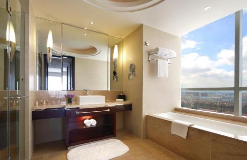 Pudong Hotel | The QUBE Hotel Shanghai -Close to Pudong International Airport and Disney Land