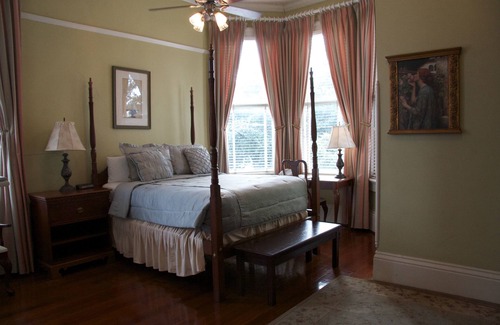 Lower Garden District Hotel | The Queen Anne Hotel