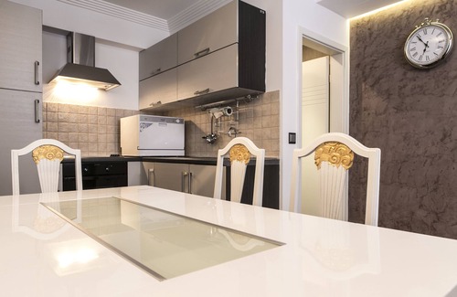 Gare Apartamento | The Queen Luxury Apartments - Villa Cortina