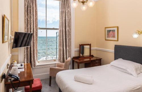 Chysauster Hotel | The Queens Hotel