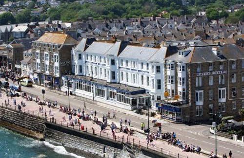 Chysauster Hotel | The Queens Hotel