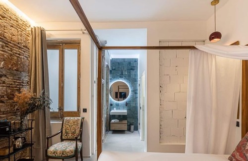 Chueca Hotel | The Queens house chueca