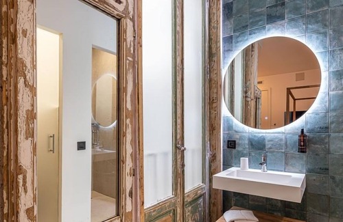 Chueca Hotel | The Queens house chueca