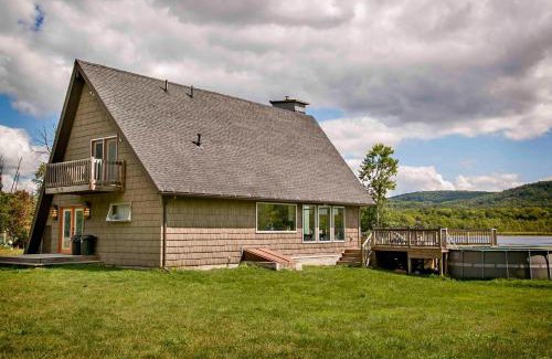 Bradford Casa | The Quiet Cove on Wood Road