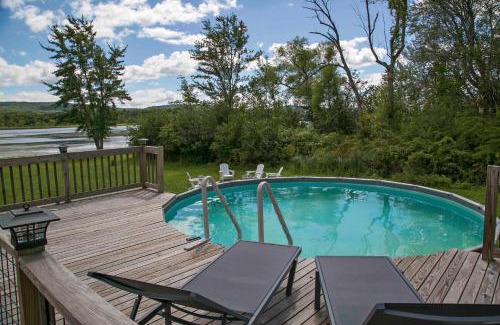 Bradford Casa | The Quiet Cove on Wood Road