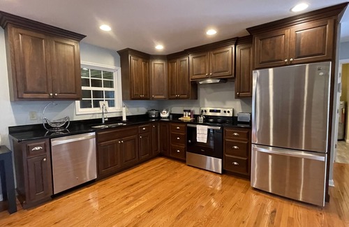 Dalton Casa | The Quintana Home - EV Charger, Pets, Long-Term