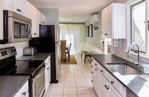 East Chop Casa | Casa de viñedo clásico, espaciosa para 1-2 familias. Minutos desde abajo de Oak Bluffs