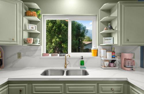 Upland Apartamento | The Quirky Bloom-Whimsical Guest house