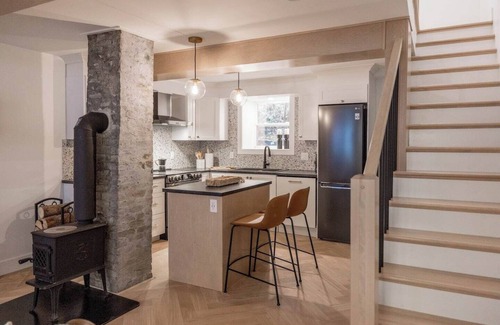 Quidi Vidi Casa | The QV Stage, Lux Couples Retreat W/ Outdoor Sauna