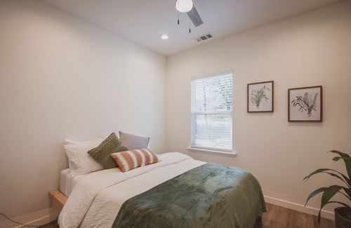 Phoenix Lake-Cedar Ridge Casa | The Ranch House, 2 Acre Retreat! Walk to Indigeny Reserve!