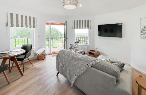St George Casa | The Rabbit Hole - Uk50123
