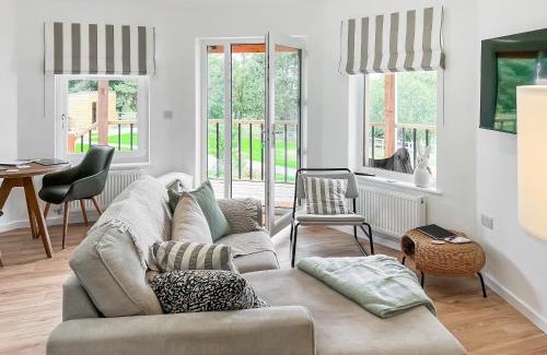 St George Casa | The Rabbit Hole - Uk50123