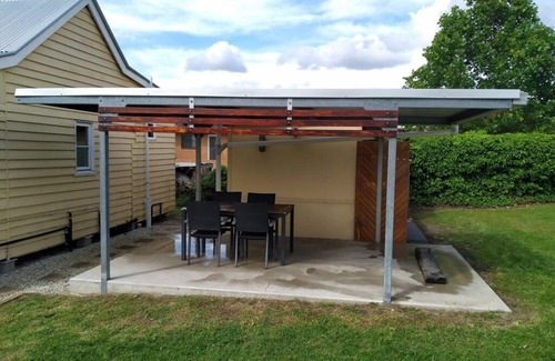 Stanthorpe Cabaña | The Radford Couples Cottage Heart of Stanthorpe