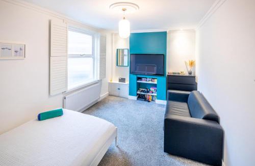 Milton Keynes Apartamento | The Railway Inn MK 3 Bedroom Luxury Stay Sauna, Jacuzzi, Parking & Wi-Fi