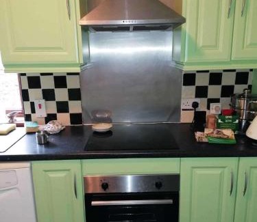 Moate Casa | The Railway Lodge - 4 Bedrooms Sleeps 11 Pets Ok