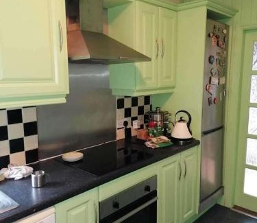 Moate Casa | The Railway Lodge - 4 Bedrooms Sleeps 11 Pets Ok
