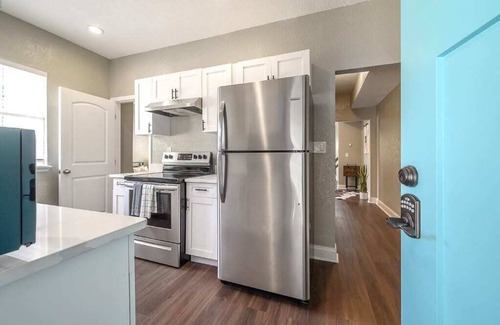 Tampa Apartamento | "The Railyard Flat" - 1BR Apt|Fire Pit|Grill