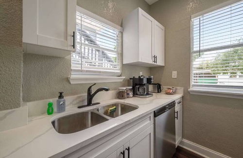Tampa Apartamento | "The Railyard Flat" - 1BR Apt|Fire Pit|Grill