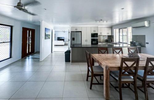 Mackay Casa | The Ranch 4brm,3bth,AC,Pool