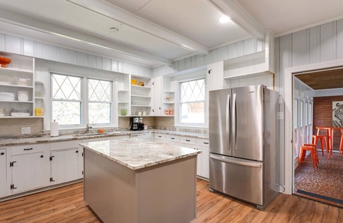 Northwest Raleigh Casa | The Ranch At Edwards Mill – 5 Bedrooms, Sleeps 14, Great for Families!