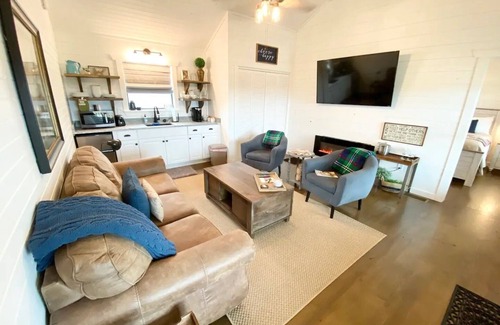 Fredericksburg Cabina | The Ranch@Fredericksburg - The Blue Bonnet - 2BD/2BA