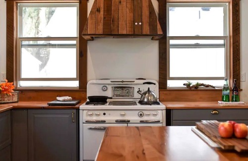 Samoa Apartamento | The Ranch House at Humboldt Bay Social Club