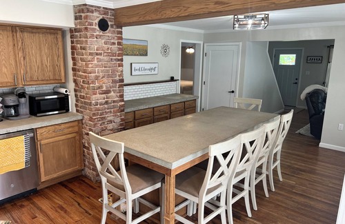Atchison Casa | The Raven Haven! Perfect for family, friends or a quiet get away.