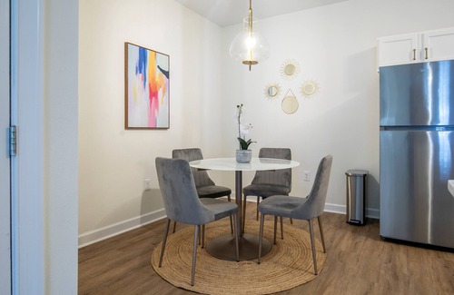 Oxford Casa | The Rebel Roze, 2BR Condo by Velvet Ditch Villas