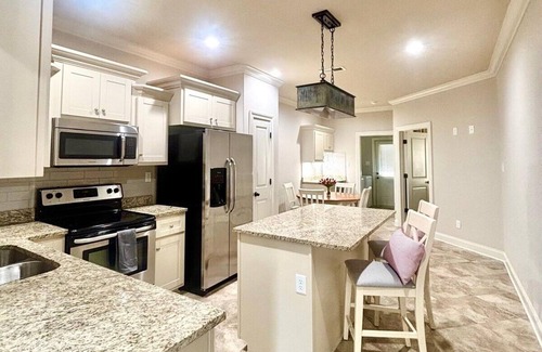 Oxford Casa | The Rebel Yell, 3BR Luxe home by VelvetDitchVillas