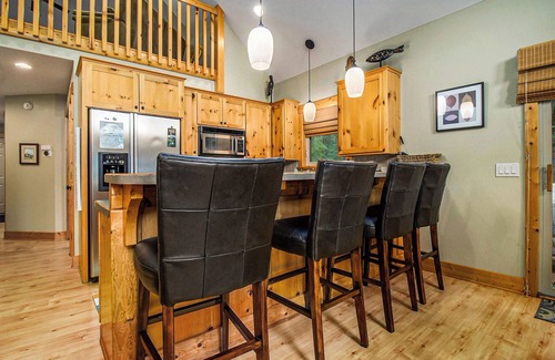 Baldwin Casa | The Red Door Cottage on Big Star Lake, Sleeps 8!