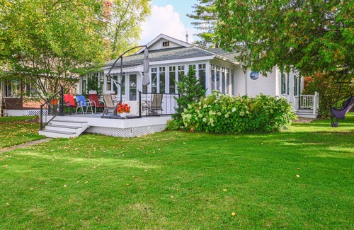 Pierson Casa | The Red Geranium Cottage