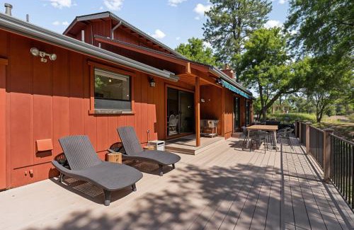 Groveland Casa | The Red House - Near Golf, Beaches & Communal Pool home