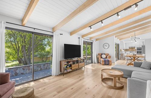 Groveland Casa | The Red House - Near Golf, Beaches & Communal Pool home