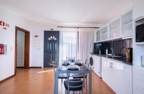 Arco da Calheta Apartamento | The Red Nest by GALMI