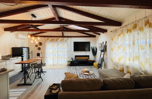 Wofford Heights Cabina | The Red Onion 'Romantic Retreat'