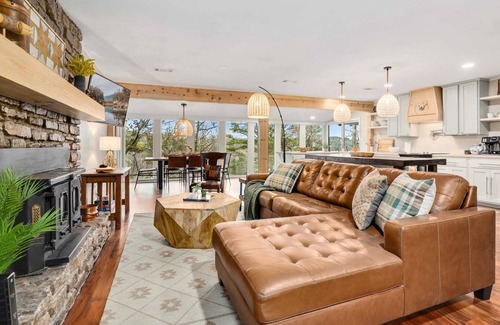 Rogers Casa | The Red Roost- Views of Beaver Lake