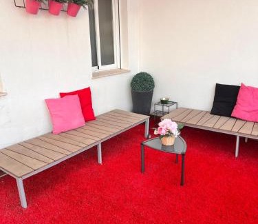 Churriana de la Vega Apartamento | THE RED TERRACE PENTHOUSE A 7Km CITY CENTER GRANADA