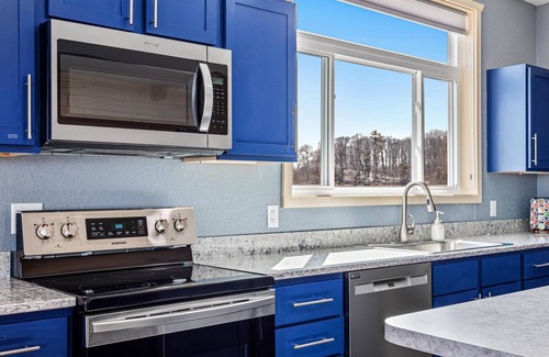 Hayward Casa | The Red Walleye: A Big Home on Big Fish Golf Course - Sleeps 22!