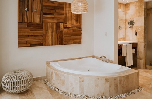 Gonzalo Guerrero Hotel | The Reef 28 Hotel & Spa - Luxury Adults Only - All Suites