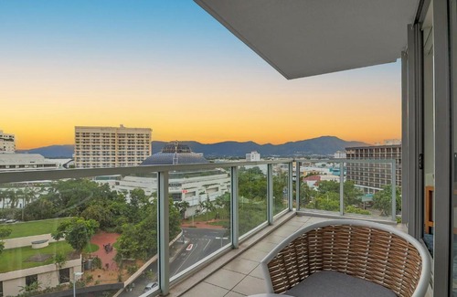 Cairns Central Business District Apartamento | The Reef Pad, ideally located with a stellar view!