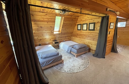 Vestaburg Cabaña | The Reel House - Family A-Frame on Dickerson Lake