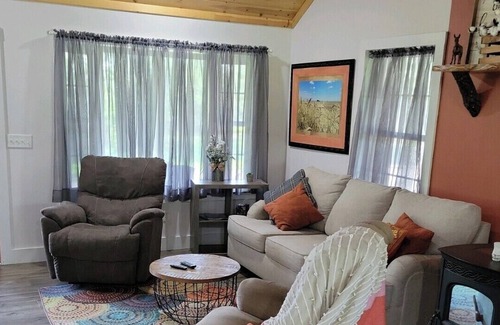 Warsaw Casa | The Reel Retreat- Boat parking, pond, huge porch, close to Truman Lake, WIFI