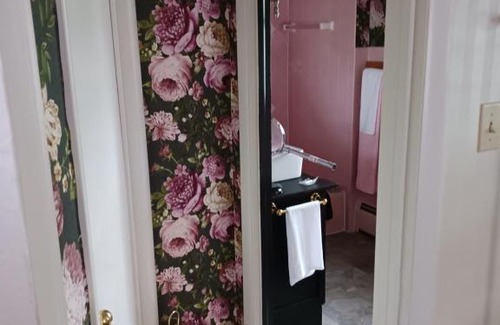Moosic Casa | The regina house tea room