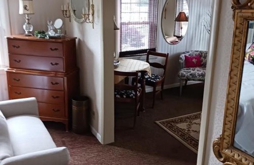 Moosic Casa | The regina house tea room