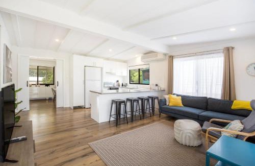 Culburra Beach Casa | The Relax Shack - Pet Friendly - 8 Mins Walk to Beach