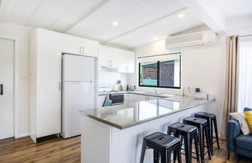Culburra Beach Casa | The Relax Shack - Pet Friendly - 8 Mins Walk to Beach