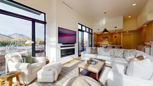Ketchum Casa | The Residences at One Twenty Unit 302