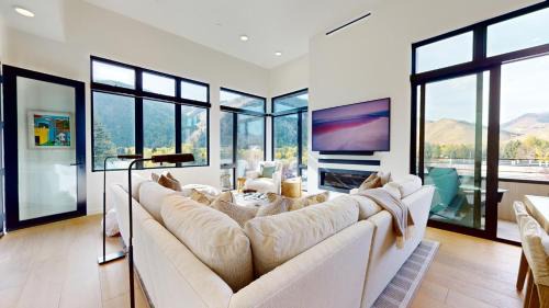 Ketchum Casa | The Residences at One Twenty Unit 302
